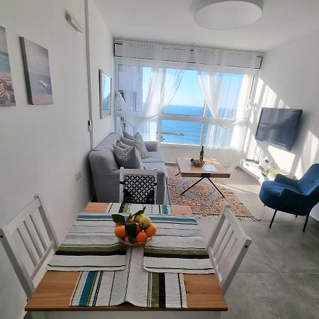 Beautiful 2-Bedroom Sea-View Apartment Нетания Екстериор снимка