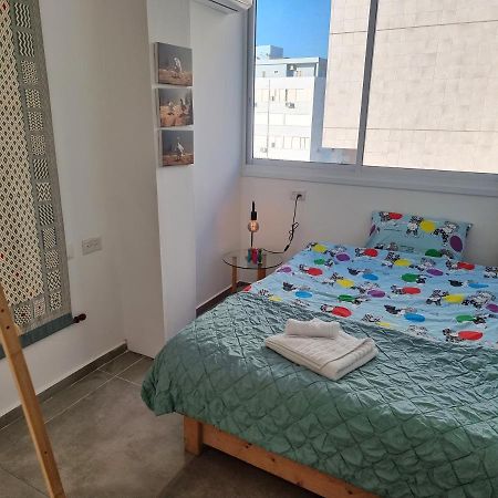 Beautiful 2-Bedroom Sea-View Apartment Нетания Екстериор снимка