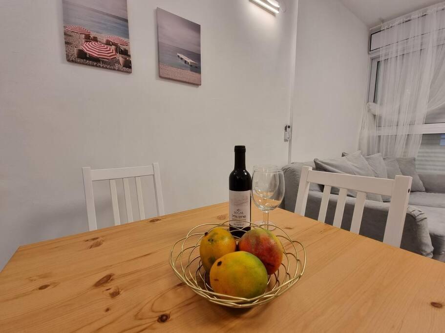 Beautiful 2-Bedroom Sea-View Apartment Нетания Екстериор снимка