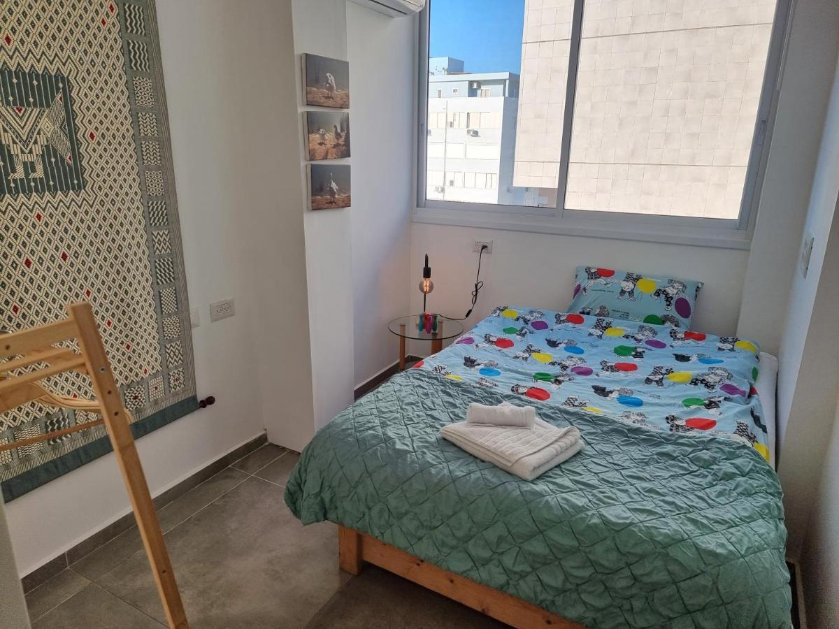 Beautiful 2-Bedroom Sea-View Apartment Нетания Екстериор снимка